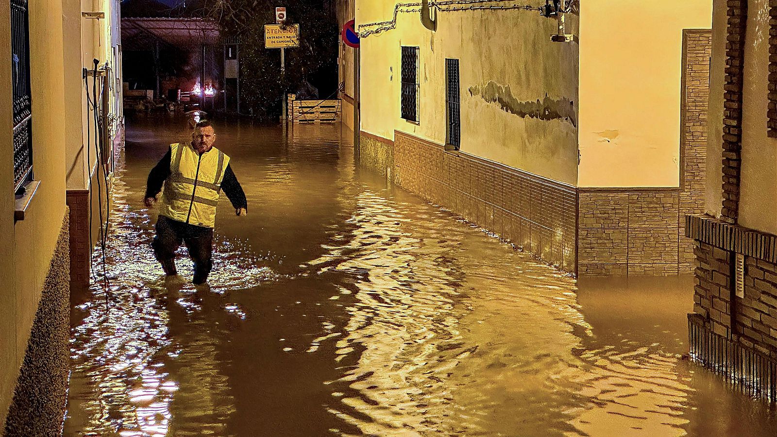 El muro de contención de Lora del Río podría colapsar - Telediario Fin de Semana | Ver