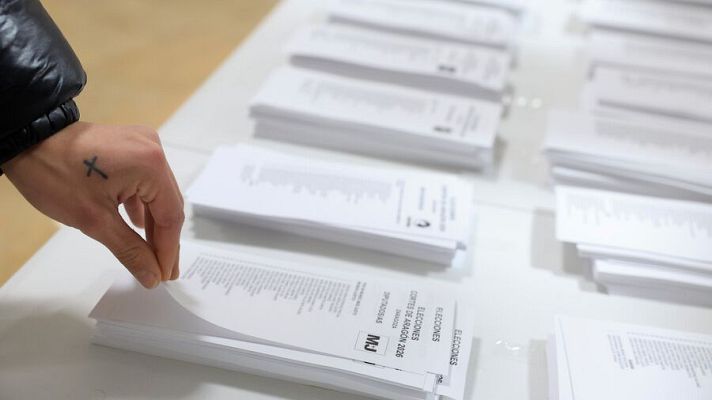 Especiales informativos - En Aragón votan cerca de un millón de habitantes: así se reparten sus escaños