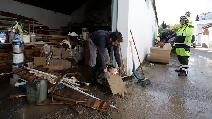 Telediario 1 - Los vecinos de San Martín del Tesorillo regresan a casa tras la crecida del Guadiaro