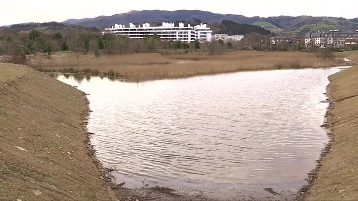 Telenorte - País Vasco - Diputación de Gipuzkoa mejora el dique de la laguna de Ixpilla para frenar la entrada de agua salada
