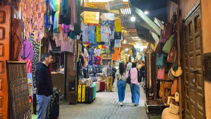 Telediario 2 - El fotógrafo Mous Lamrabat vuelve a sus orígenes en Marrakech