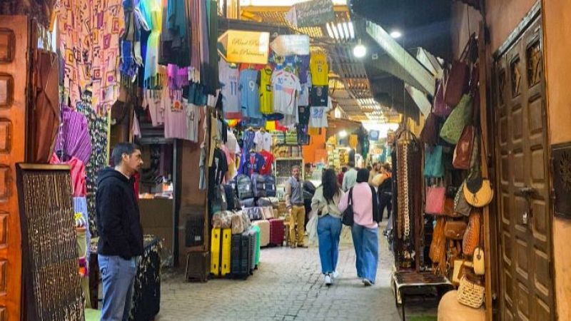 El fotógrafo marroquí Mous Lamrabat vuelve a sus orígenes - Telediario 2 | Ver