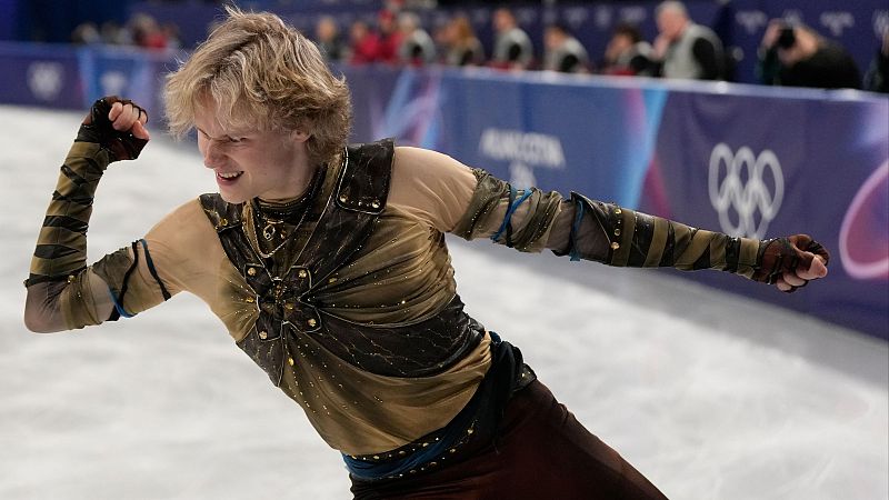 Ilia Malinin, EE.UU,  primero en el programa corto de patinaje art�stico | Ver