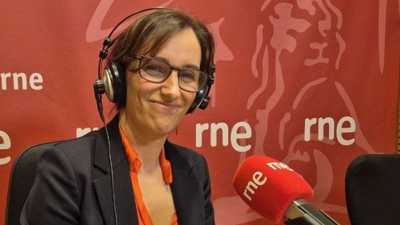 Mónica García, sobre la privatización de la sanidad pública: "Quiero acabar con el chollo que tiene la sra. Ayuso" - Las mañanas de RNE | Ver