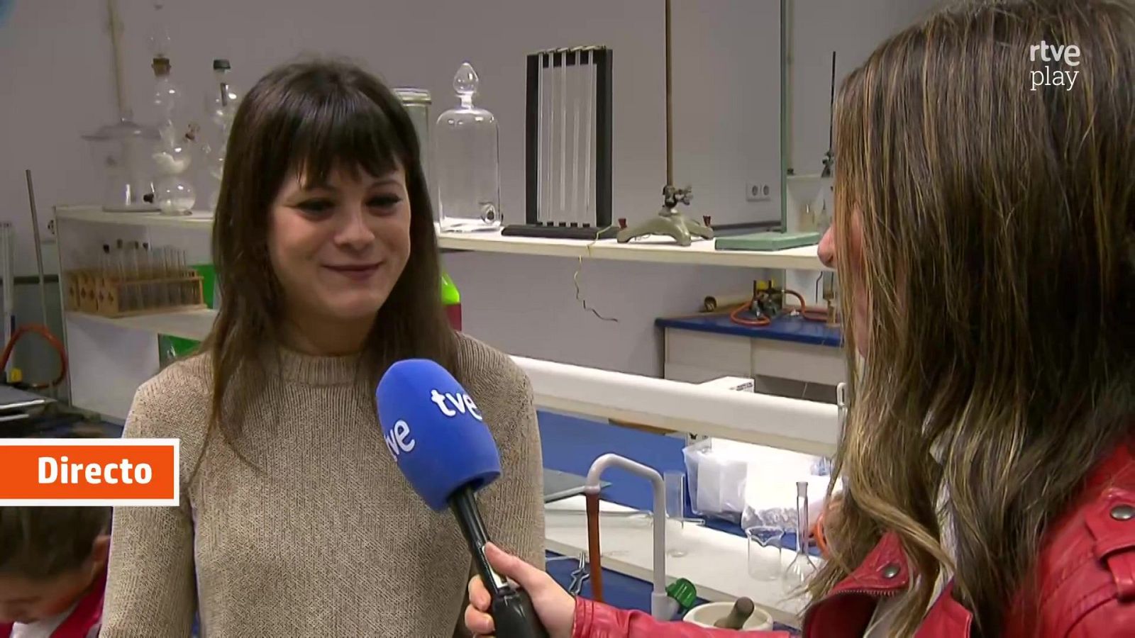 Celebramos el Día Internacional de la Mujer y la Niña en la Ciencia - Aquí hay trabajo | Ver