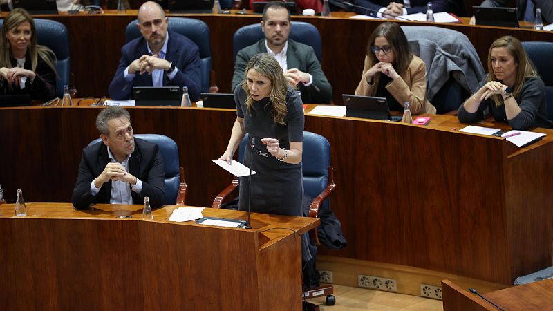 El choque entre el Gobierno y Ayuso por la privatización de la Sanidad centra el debate en la Asamblea - Informativo 24h | Ver