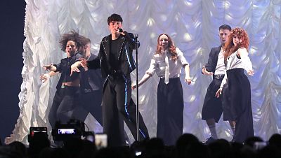 Izan Llunas interpreta "¿Qué vas a hacer?" en la final