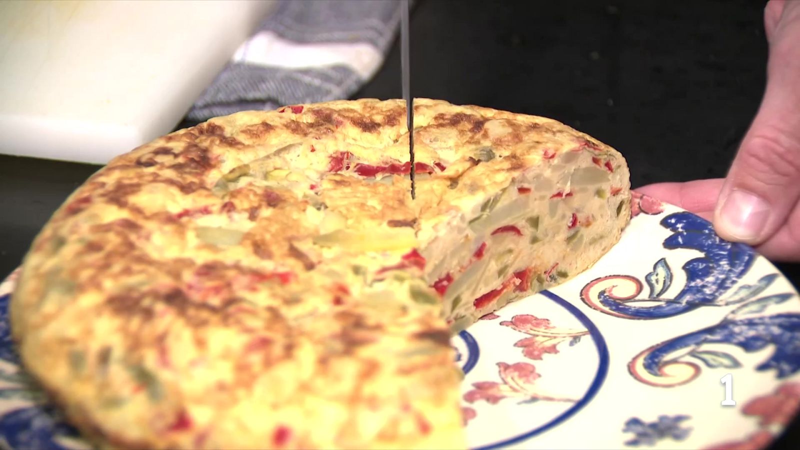 El vent obliga a ajornar el Carnaval, però el Dijous Gras resisteix