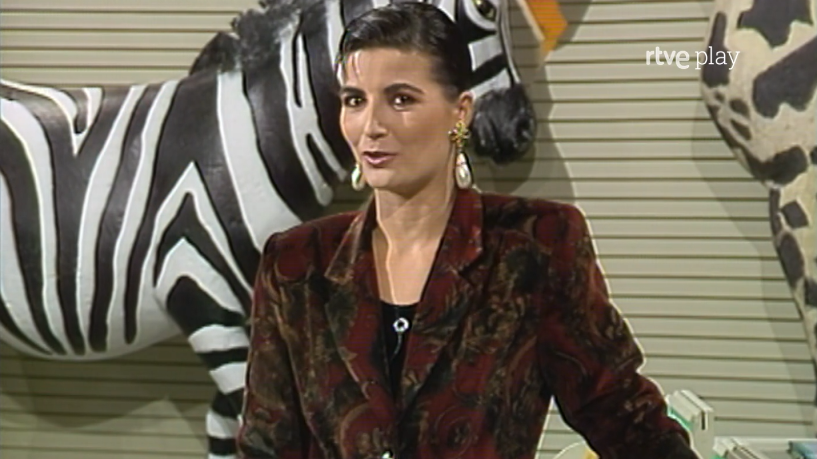 Waku Waku - Aitana Sánchez Gijón, Jorge Grau, Simón Cabido y Juanito Navarro - Waku Waku | Ver