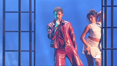 Dani J interpreta "Bailándote" en la final
