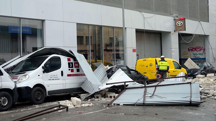 Telediario 1 - La borrasca Oriana llega con lluvia, nieve y mucho viento