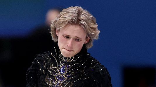 Sorpres�n en patinaje art�stico: Malinin se cae cuando ten�a el oro en la mano, que es para el kazajo Shaidorov