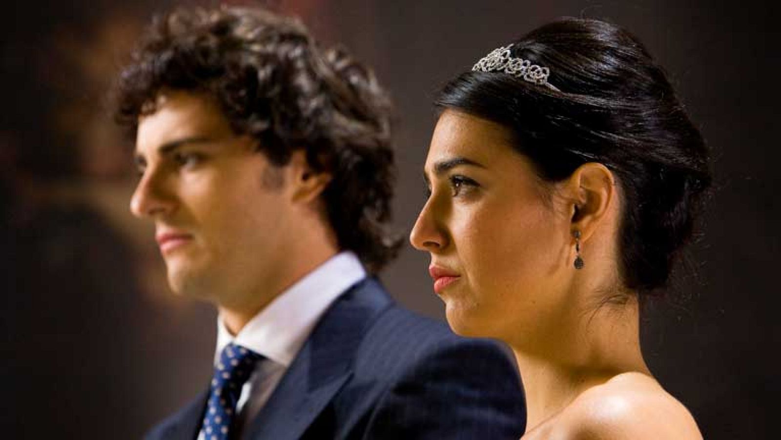 Herederos - Capítulo 25 - Mónica se ha ganado la confianza de Carmen, y le pide a la matriarca que le deje a ella la misión de encontrar a Manuela - Ver ahora