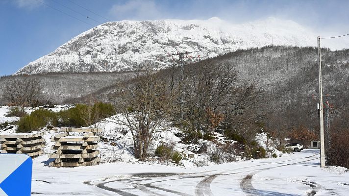 Telediario Fin de Semana - Prudencia al volante con la nieve: consejos para no tener problemas