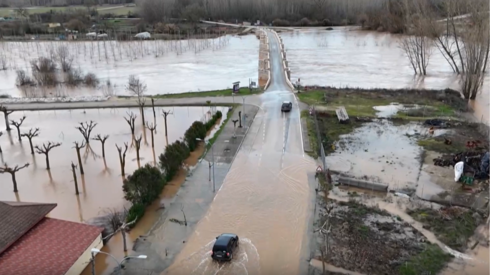 Desalojos en pueblos a orillas del Duero tras crecida del río - Telediario Fin de Semana | Ver