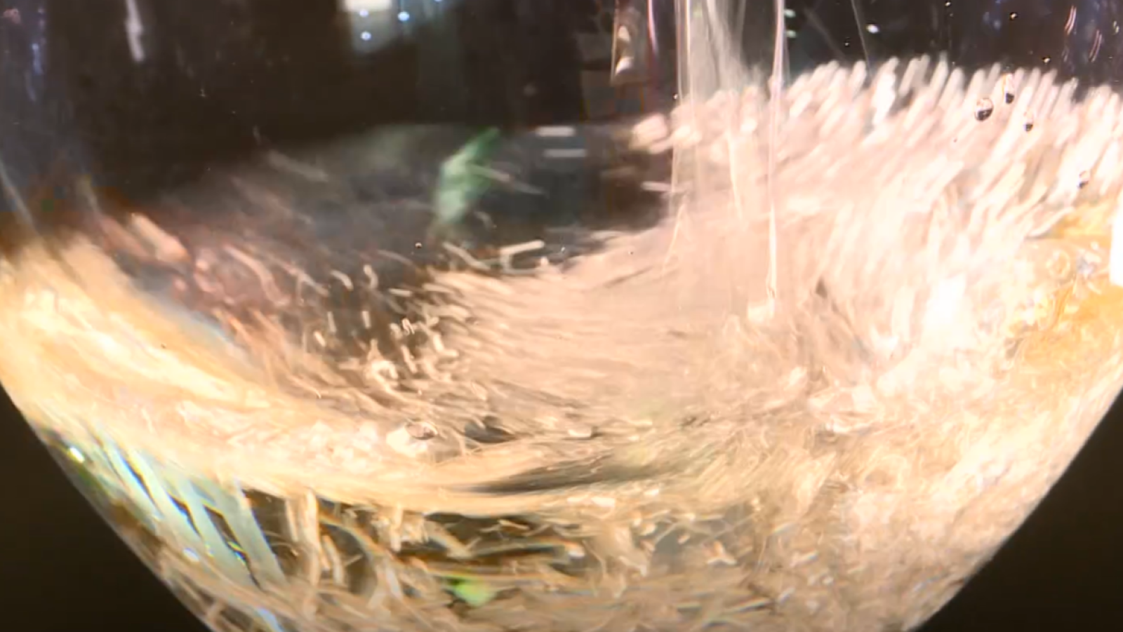 Sauvignon blanc, canción de Rosalía, pone de moda un vino - Telediario Fin de Semana | Ver