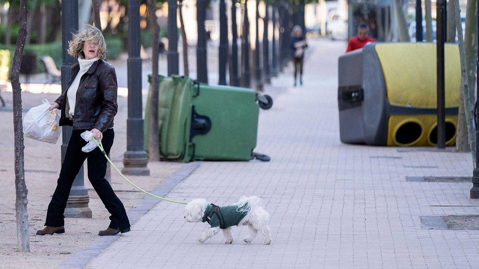 La borrasca Oriana azota el país con fuertes vientos | Ver