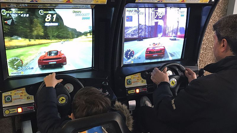 La nostalgia en el mundo de los videojuegos, un negocio que mueve millones - Telediario Fin de Semana | Ver