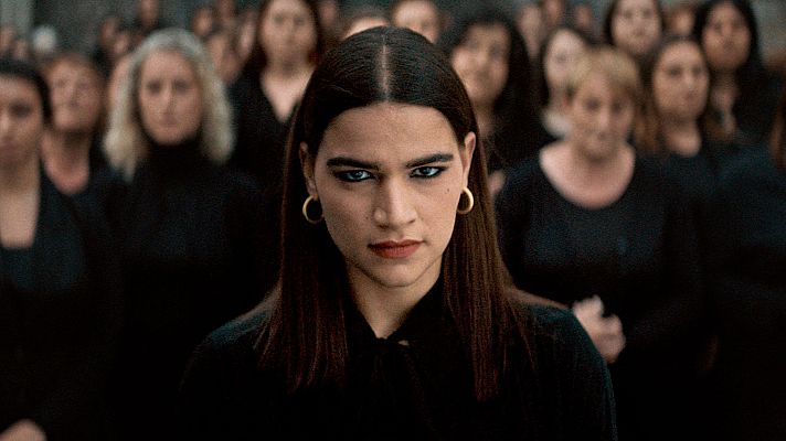 Cine internacional - Una femmina. Código de silencio