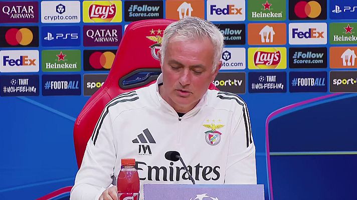 Champions League - Mourinho: ''Quiero eliminar al Real Madrid, pero deseo que Arbeloa gane la liga y esté muchos años''