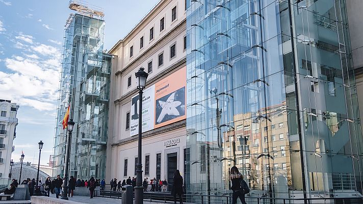 Telediario 2 - El Museo Reina Sofía reorganiza su colección y dedica una planta al arte español desde la Transición hasta la actualidad