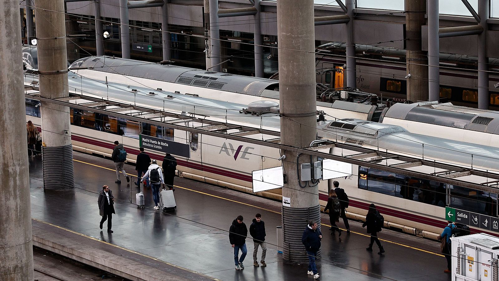 Reapertura de la línea de alta velocidad de trenes Madrid-Sevilla - Informativo 24h | Ver