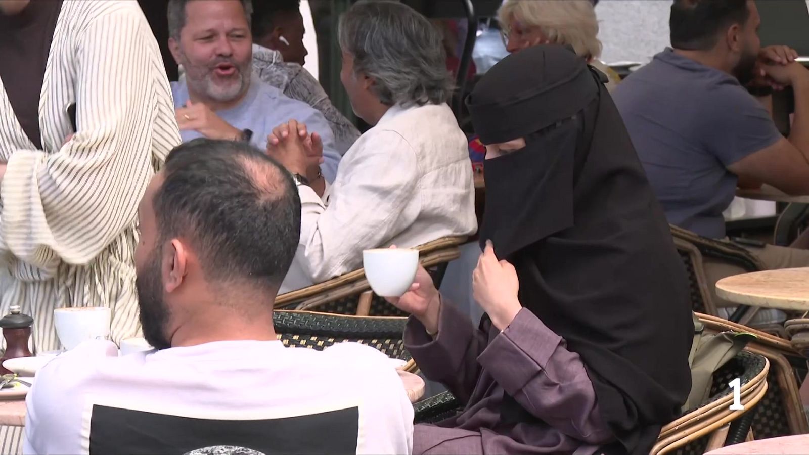 Junts presenta una llei alternativa al Congrés per prohibir el vel integral