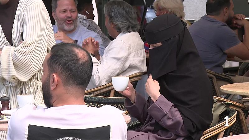 Junts presenta una llei alternativa al Congrés per prohibir el vel integral