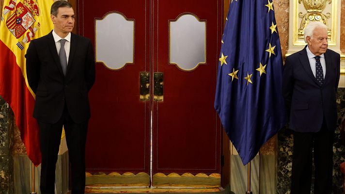 Modo Digital - Así ha sido el breve saludo entre Sánchez y González tras anunciar este que votará en blanco