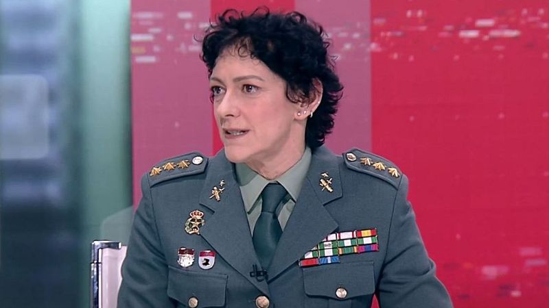 Entrevista a María Dolores Gimeno, primera coronel de la Guardia Civil - La tarde en 24h | Ver