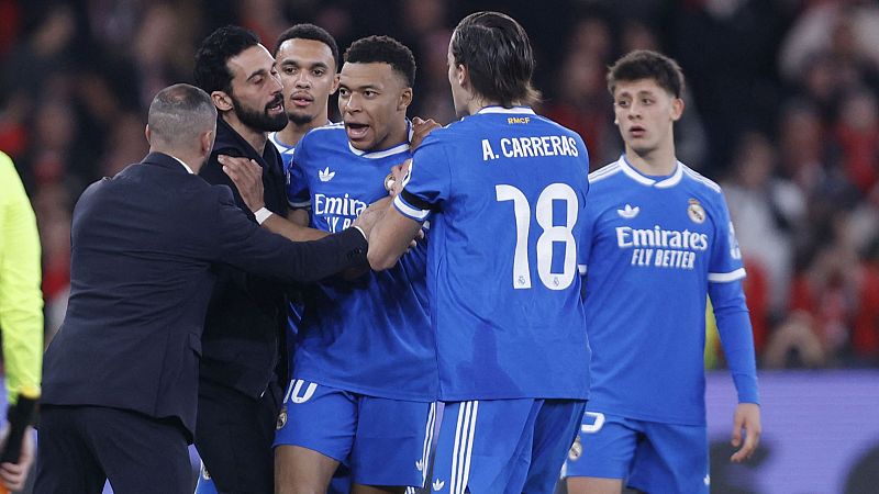 Benfica - Real Madrid | Mbapp�: ''Le ha dicho a Vini que es un mono'' - F�tbol | Ver