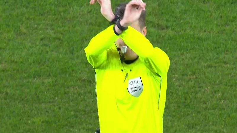 De cara a barraca - Amb el racisme, toler�ncia zero - De cara a barraca | Veure