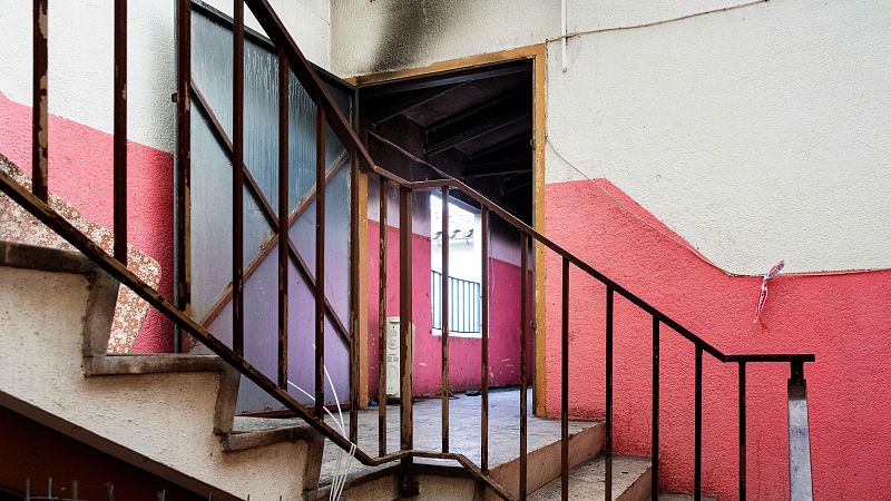 Duelo en Manlleu por la muerte de cinco j�venes - Telediario 1 | Ver