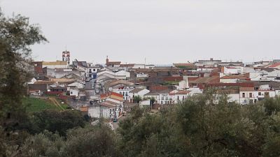 Adamuz sigue marcada por la tragedia un mes después del accidente