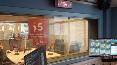 El alumnado del IESO Iñaki Ochoa de Olza (Pamplona) sale a las ondas de Radio 5