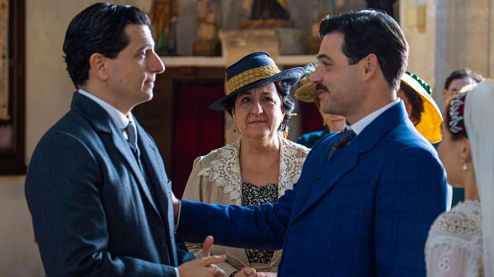 La promesa - Toño y Enora llegan a la iglesia