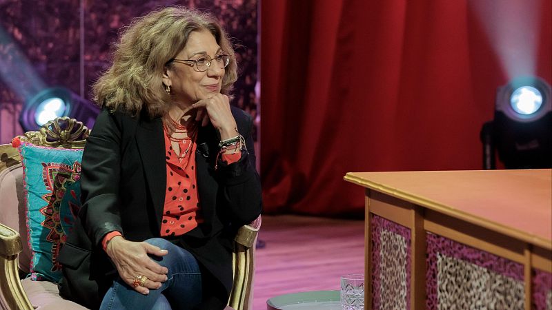 Lolita: "Tengo más gente arriba que aquí abajo" | Ver