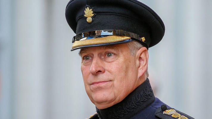 Telediario 1 - El arresto del expríncipe Andrés de Inglaterra es el peor escándalo al que se enfrenta la familia real británica