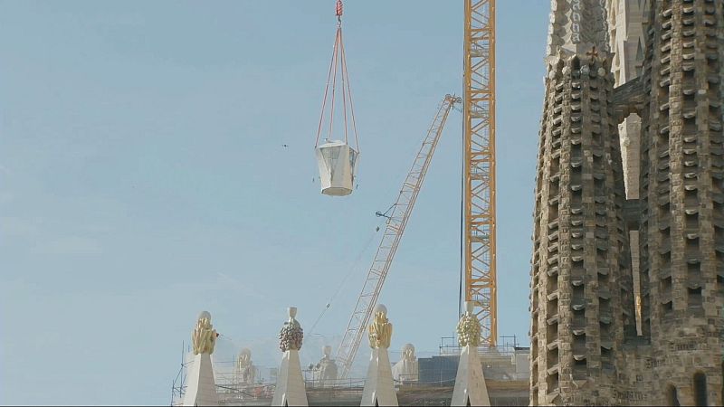 La Sagrada Família culmina la Torre de Jesús i assoleix els 172,5 metres d'alçada