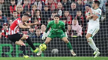 Un doblete de Guruzeta acerca al Athletic a zona europea y hunde m�s al Elche