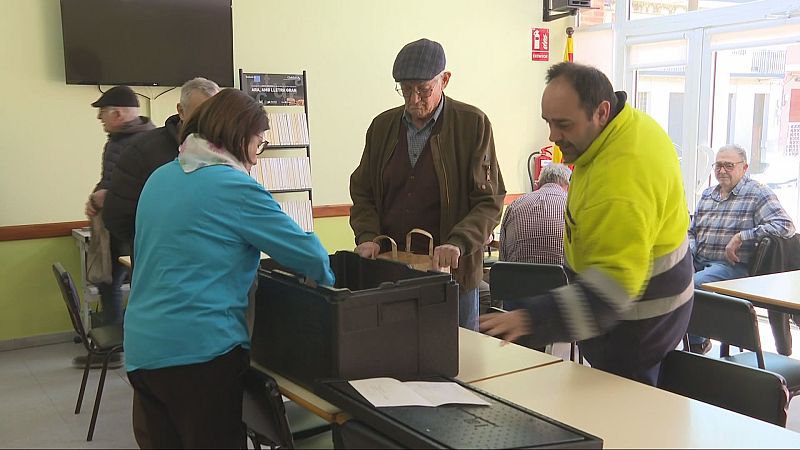 Corbins ofereix el menú escolar també a la gent gran que viu sola, un servei saludable i de proximitat amb repartiment diari.