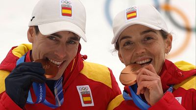 Ana Alonso y Oriol Cardona, bronce en relevo mixto en Milano Cortina 2026, inspirados en sus padres