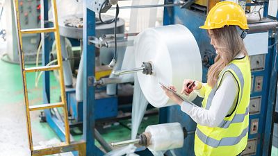 �Por qu� se mantiene la brecha salarial entre hombres y mujeres? - Fin de semana 24h | Ver