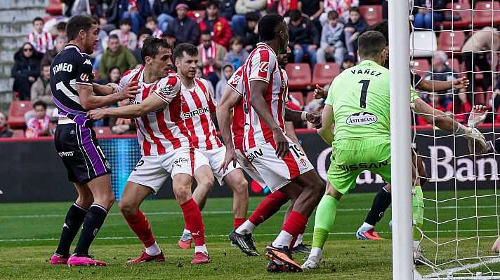 Resúmenes de LaLiga - Real Sporting - Real Valladolid: resumen del partido de la 27ª jornada de Liga | Segunda
