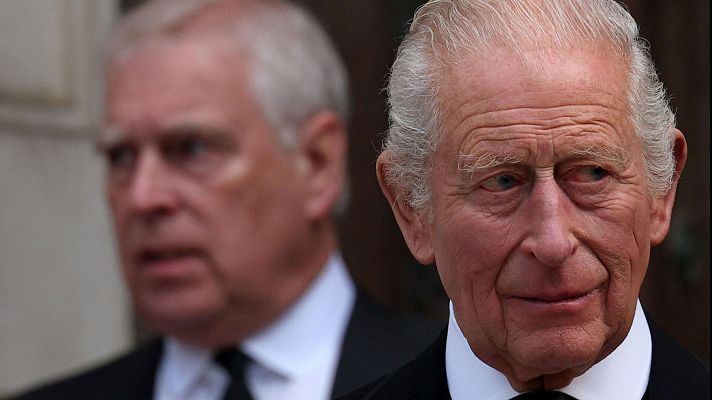 Telediario Fin de Semana - ¿Cómo afecta el caso del expríncipe Andrés a la Casa Real británica?