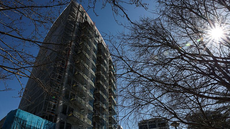 Homenaje a las víctimas del incendio del Campanar en Valencia | Ver
