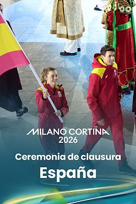  - Así desfilaron Oriol Cardona y Ana Alonso como abanderados españoles en la ceremonia de clausura de Milano Cortina