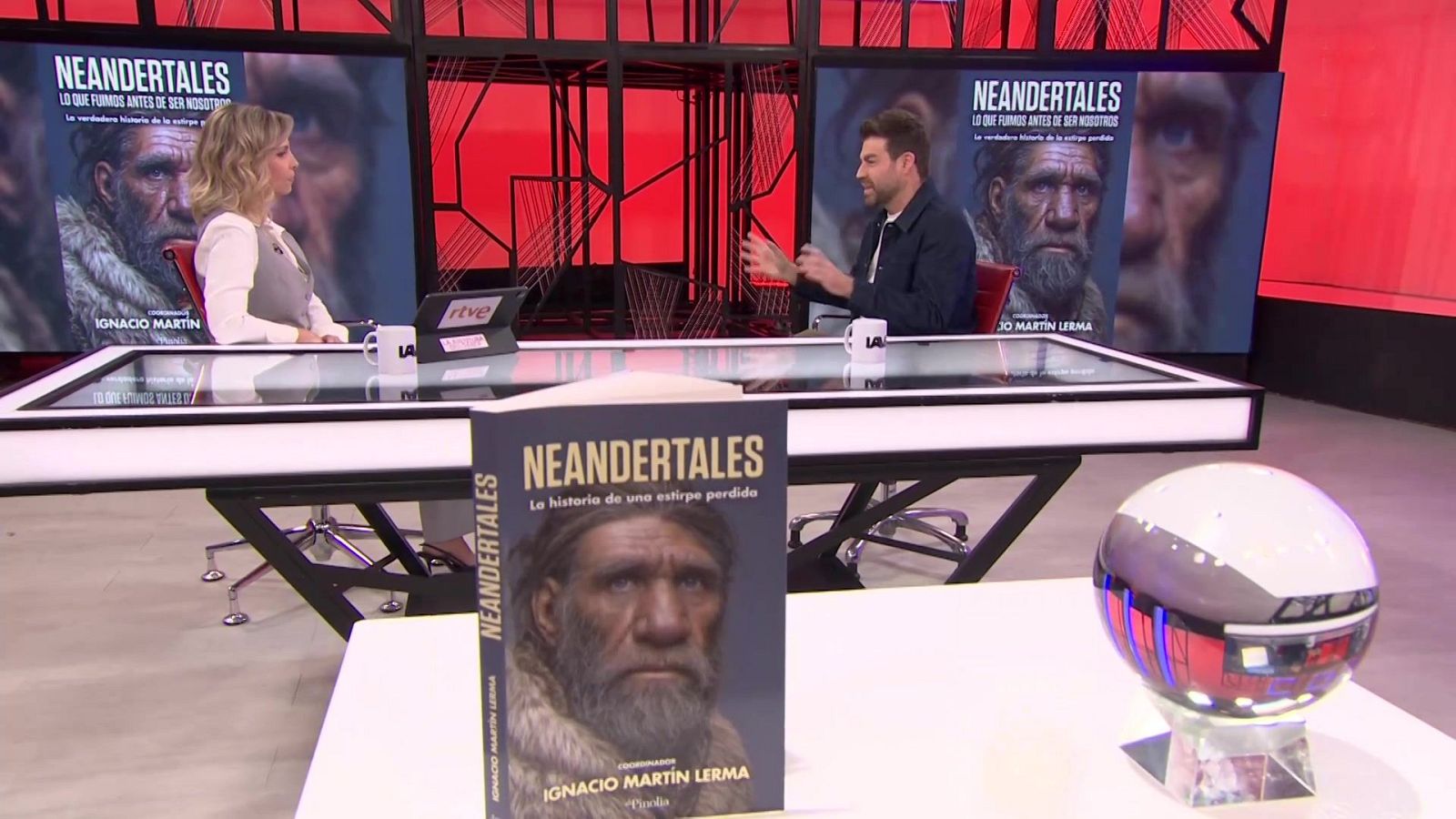Hablamos de neandertales con Ignacio Martín Lerma y presentamos la novela 'La marquesa y Bonaparte' de María José Rubio. Además, visitamos el Memorial Víctimas del Terrorismo de Vitoria-Gasteiz y repasamos las noticias más destacadas de febrero, relacionadas con el medioambiente.