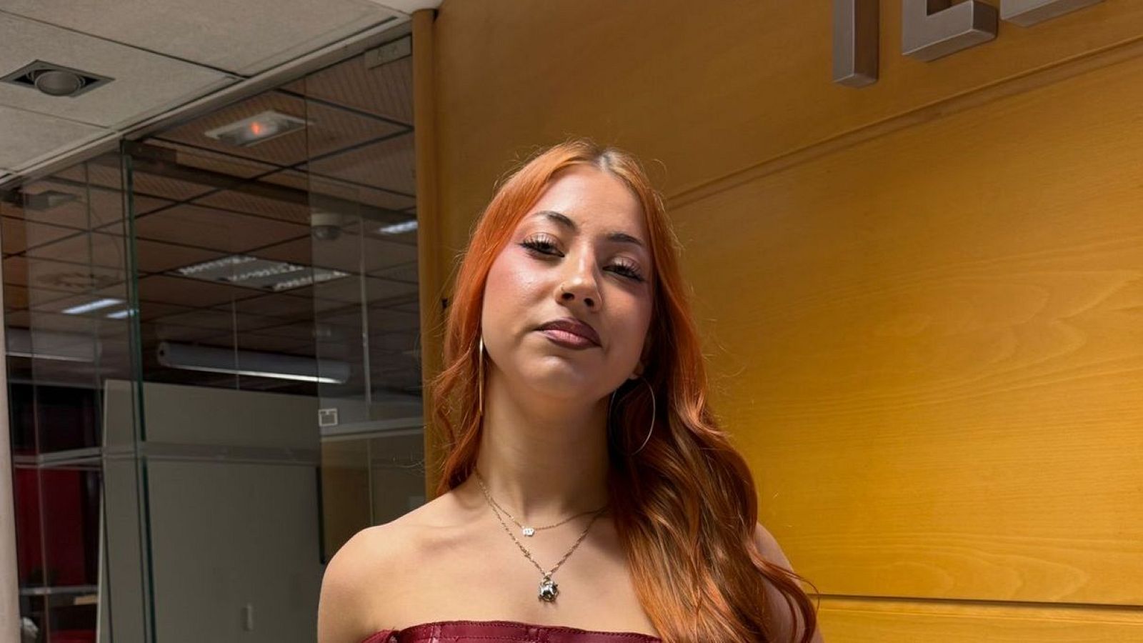 LUCYCALYS en El Recreo, ¿A quién le cantará 'T AMARÉ' y 'T ODIARÉ'? - El recreo | Ver