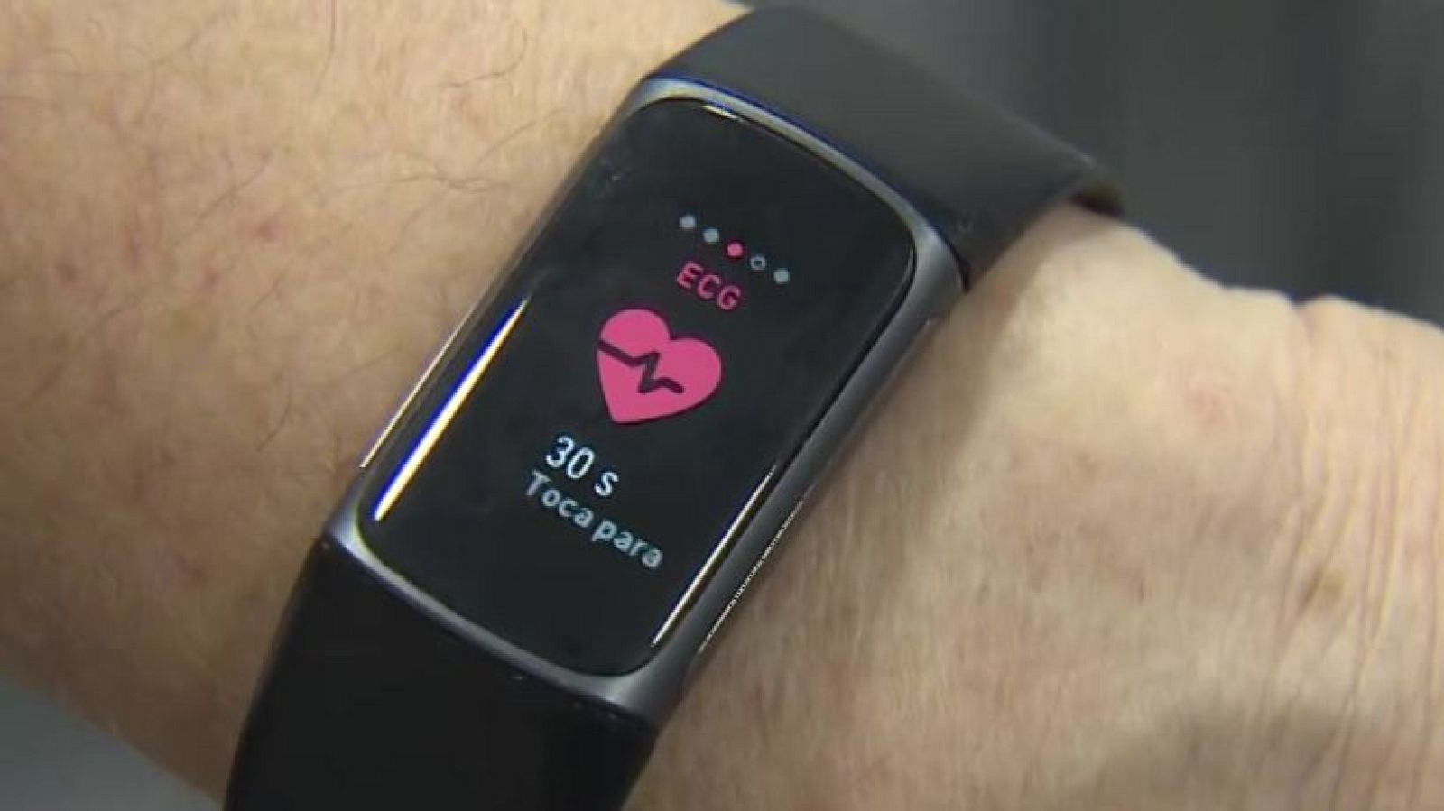 ¿Cómo detectar problemas cardiacos a partir de las venas del cuello? - Directo al grano | Ver